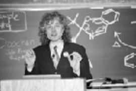 Professor Steven Pinker speaks to prospective freshmen and their parents at Campus Preview Weekend.