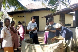 Using a probe donated by In-situ Inc., the team works on quantifying salinity impacts in a well by measuring vertical profiles of electrical conductivity, temperature and turbidity.