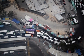 Traffic backs up outside the Cuatro Caminos metro station in Mexico City. Last spring, MIT professor P. Christopher Zegras co-taught a graduate practicum in which students traveled to Mexico City to study the potential of linking real estate development to public transportation networks.
